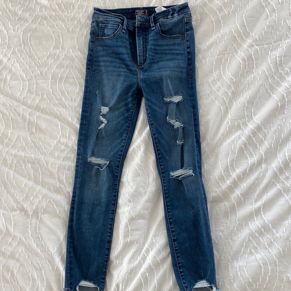 Abercrombie & Fitch High Rise Ankle Jeans